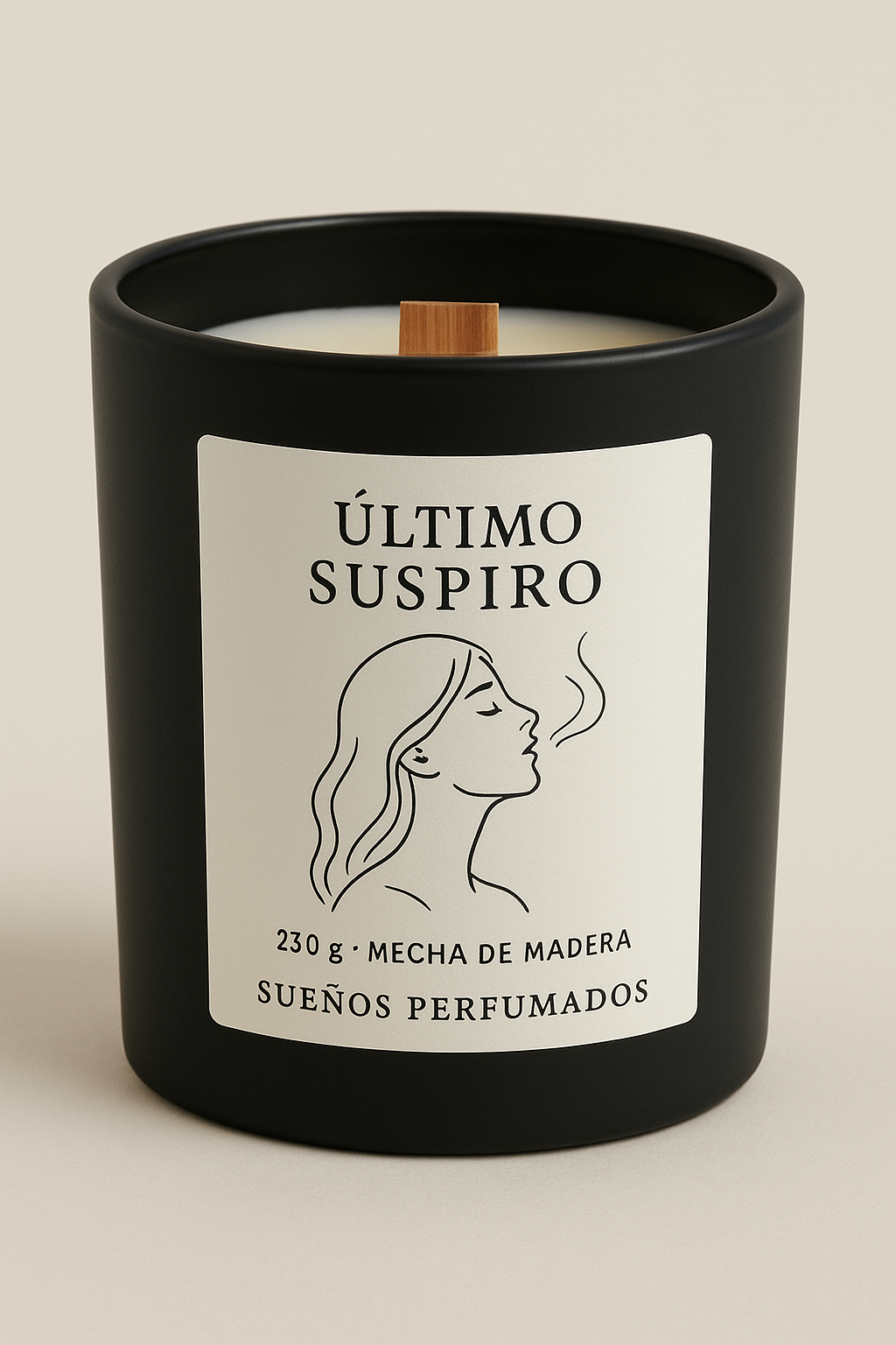 Vela artesanal Último Suspiro en vaso negro con mecha de madera – aroma cálido de frambuesa, vainilla y ámbar – colección Sueños Nocturnos